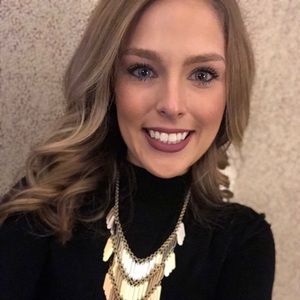 Meet your Posher, Macy